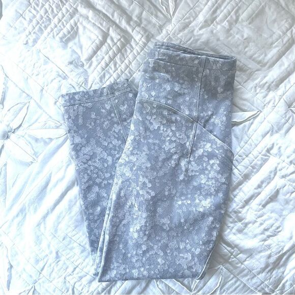 Lululemon Crop (Hi-Rise) *21” Leggings Size 6 - Picture 3 of 10
